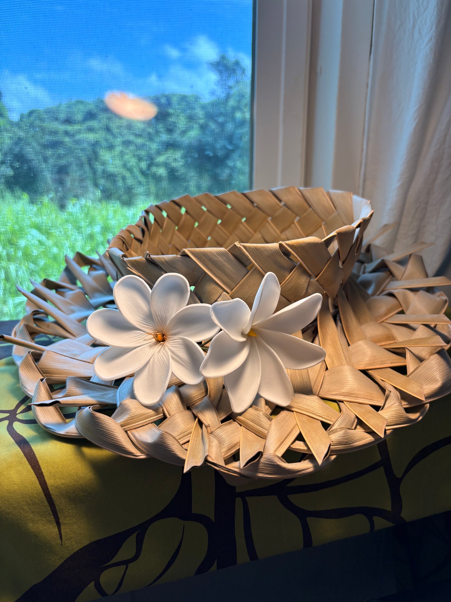 Tahitian Tiare White Foam Flowers with Stem (3")