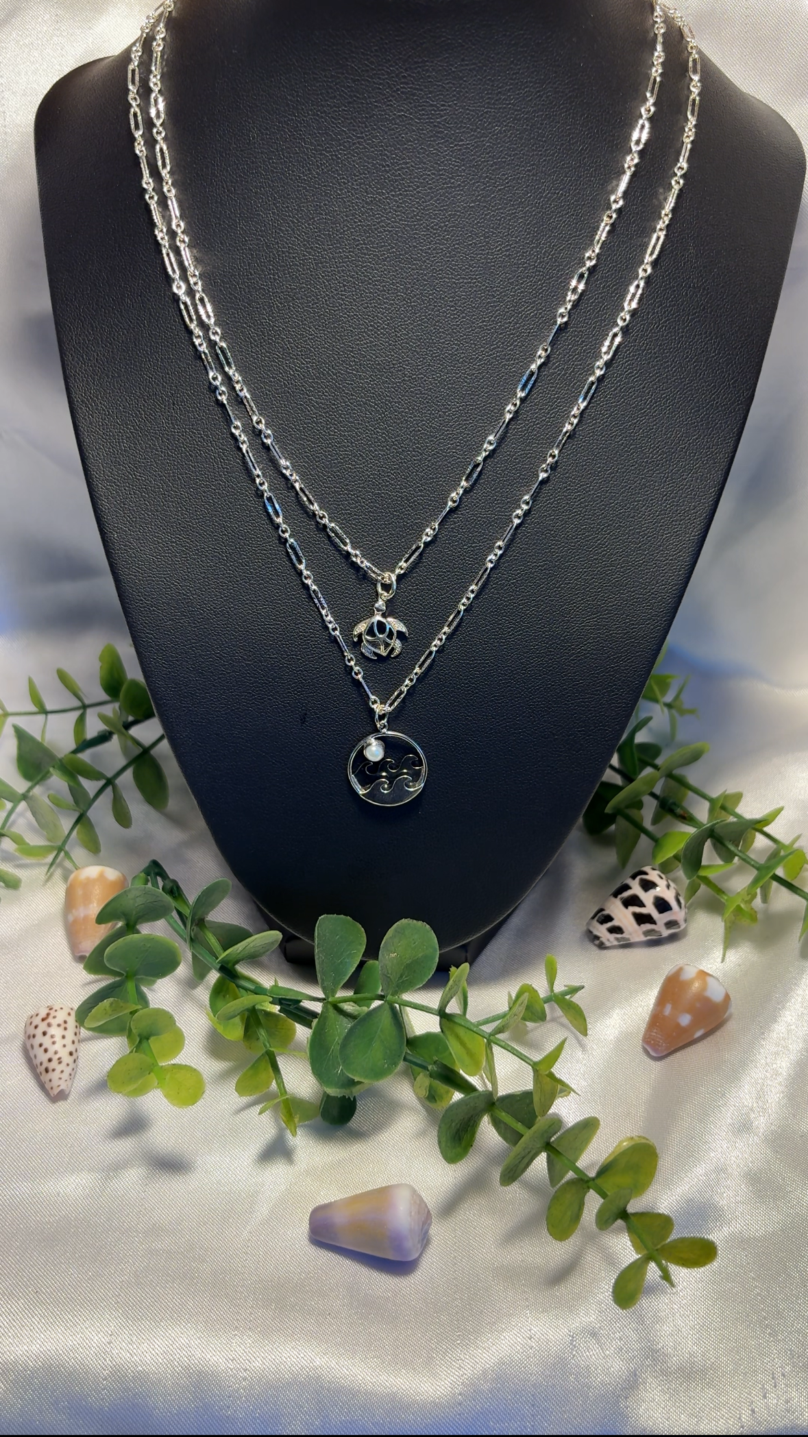 Small Diamond Set Honu Starburst Necklace